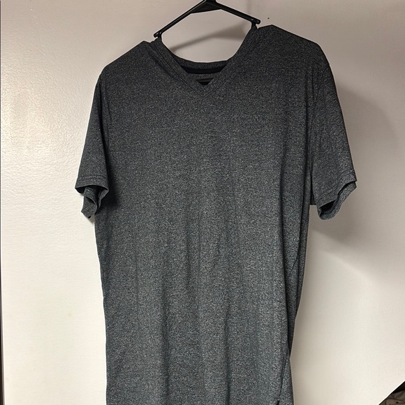 Dikotomy basics Gray Short Sleeve Tee V-Neck - Picture 1 of 3